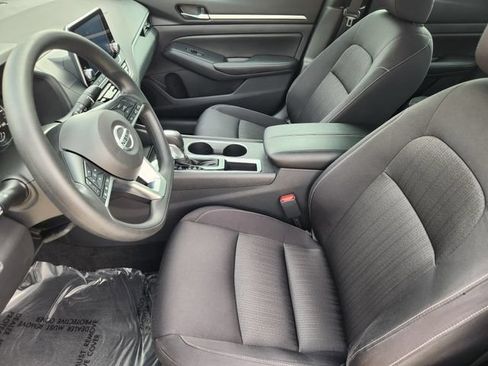 Used 2022 Nissan Altima 2.5 SV FWD image 13