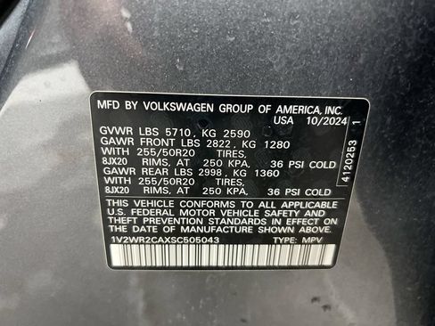Used 2025 Volkswagen Atlas SE FWD image 27