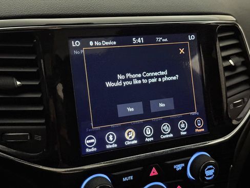 Used 2019 Jeep Grand Cherokee Laredo AWD/4WD image 34