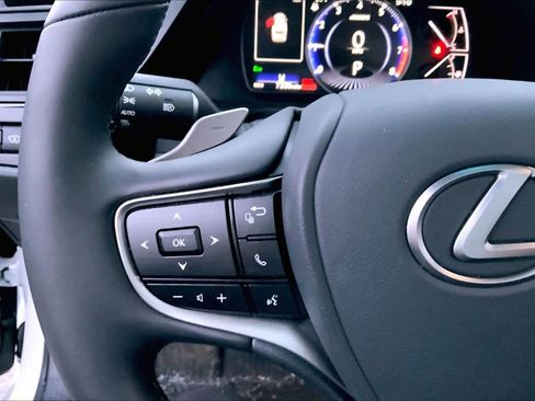 Certified 2025 Lexus ES 350 w/ Premium Package image 24