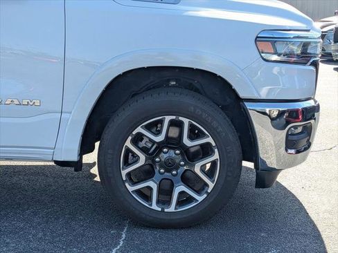 Certified 2025 RAM 1500 Laramie AWD/4WD image 11