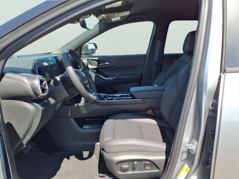 New 2026 Chevrolet Equinox LT w/ Convenience Package II FWD image 16