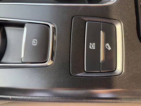 Used 2019 Ford Fusion SEL FWD image 27