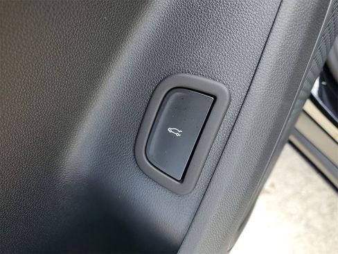 New 2026 Chevrolet Traverse LT w/ Driver Confidence Package image 17