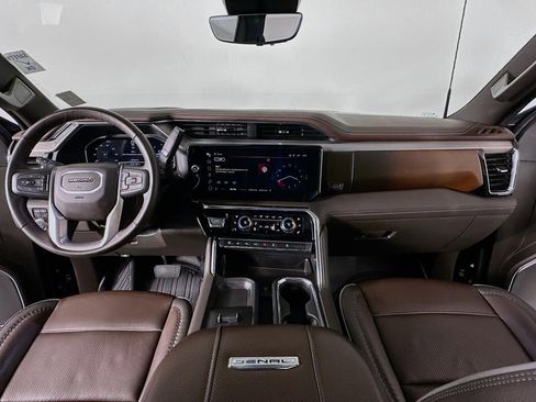 Used 2024 GMC Sierra 3500 Denali w/ Denali Reserve Package image 9