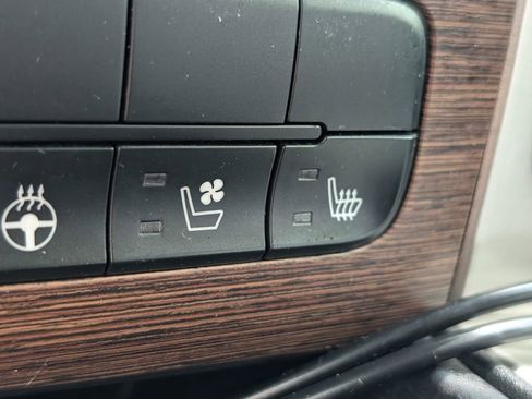 Used 2016 RAM 1500 Laramie w/ Convenience Group AWD/4WD image 22