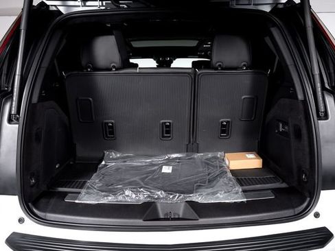 Used 2026 Cadillac Escalade Platinum Sport w/ LPO, Floor Liner Package AWD/4WD image 5