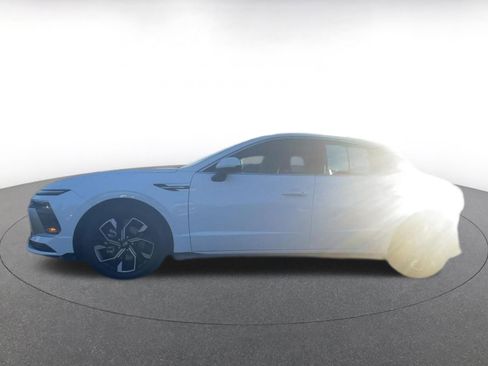Used 2025 Hyundai Sonata SEL image 3