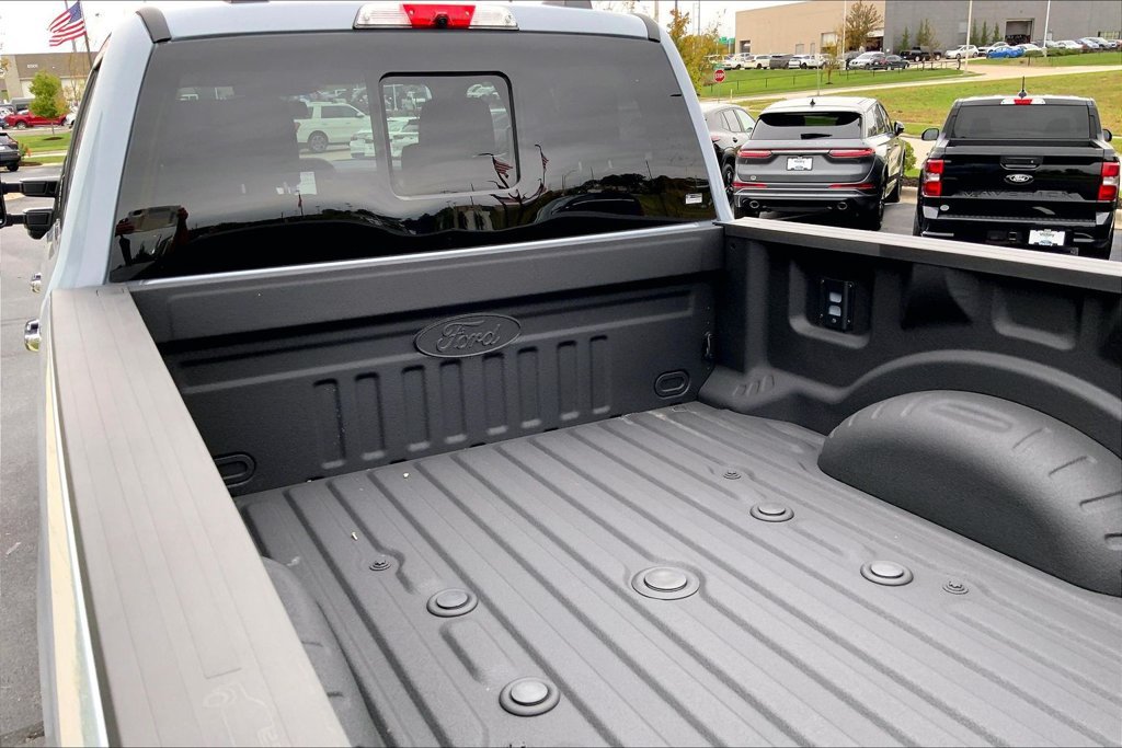 Used 2026 Ford F350 Lariat w/ Tremor Off-Road Package AWD/4WD image 8
