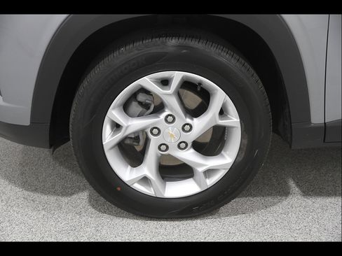 Certified 2024 Chevrolet Trax LS w/ LS Convenience Package FWD image 21