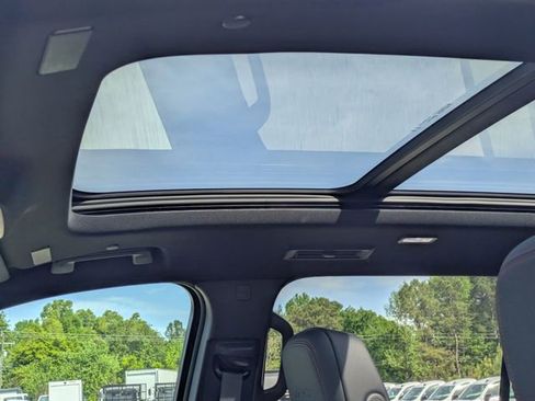 New 2026 Chevrolet Traverse RS FWD image 13