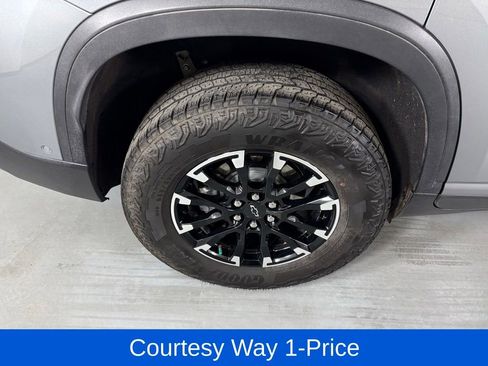 Used 2024 Chevrolet Traverse Z71 w/ Enhanced Driving Package AWD/4WD image 13