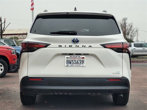 Certified 2021 Toyota Sienna LE w/ LE Plus Package image 7