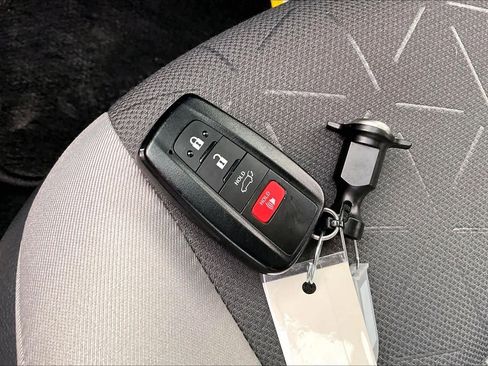 Used 2025 Toyota RAV4 XLE w/ Convenience Package AWD/4WD image 14