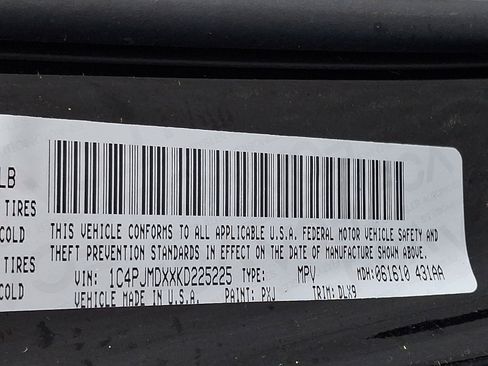 Used 2019 Jeep Cherokee Limited w/ Technology Group image 28