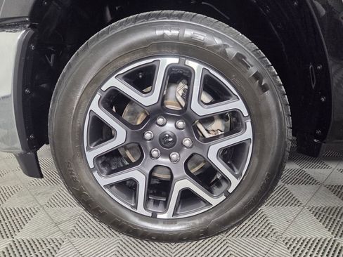 Used 2025 RAM 1500 Laramie AWD/4WD image 8