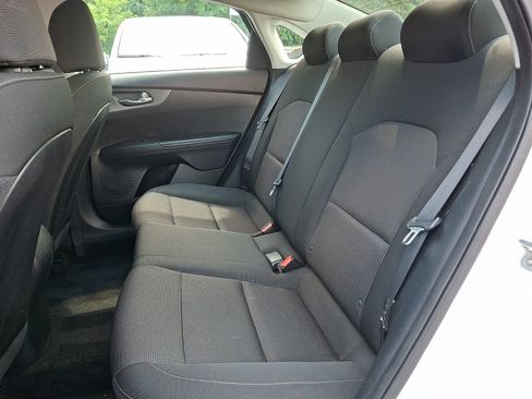 Used 2019 Kia Forte LXS FWD image 9