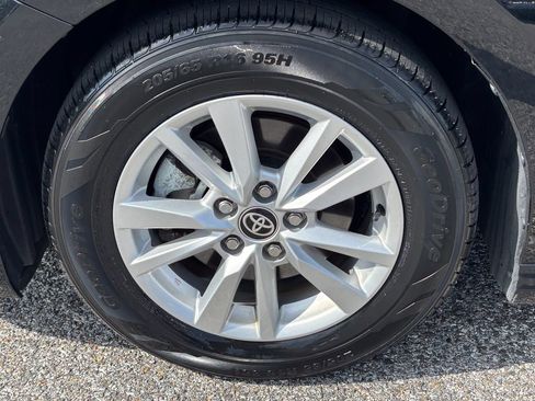 Used 2025 Toyota Camry LE FWD image 44