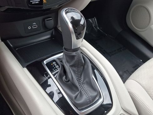 Used 2021 Nissan Rogue Sport SV AWD/4WD image 15