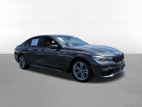 Used 2018 BMW 740e xDrive AWD/4WD image 3