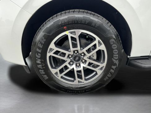 New 2026 Ford Expedition Max Active RWD image 9
