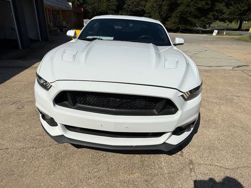 Used 2017 Ford Mustang GT w/ Black Accent Package RWD image 6
