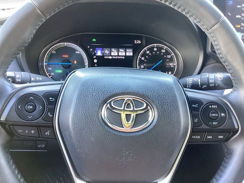 Used 2023 Toyota Venza XLE AWD/4WD image 21