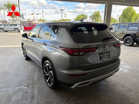 Used 2023 Mitsubishi Outlander SE AWD/4WD image 5