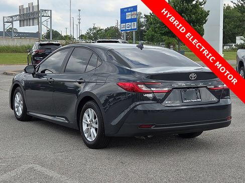Used 2025 Toyota Camry LE FWD image 4