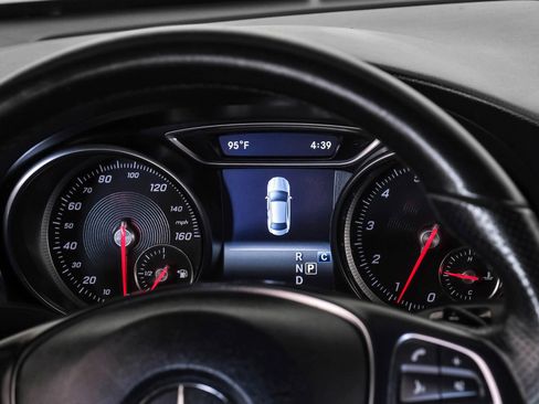 Used 2019 Mercedes-Benz CLA 250 4MATIC image 16