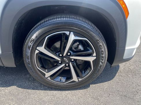Used 2021 Chevrolet TrailBlazer RS w/ Sun and Liftgate Package FWD image 21