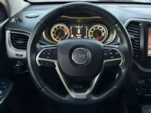 Used 2016 Jeep Cherokee Latitude FWD image 20