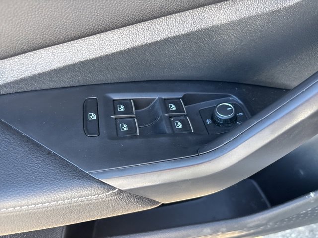Used 2024 Volkswagen Jetta Sport FWD image 15