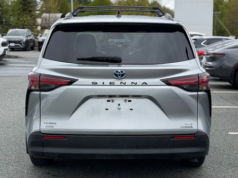 Used 2021 Toyota Sienna XLE w/ XLE Plus Package AWD/4WD image 3