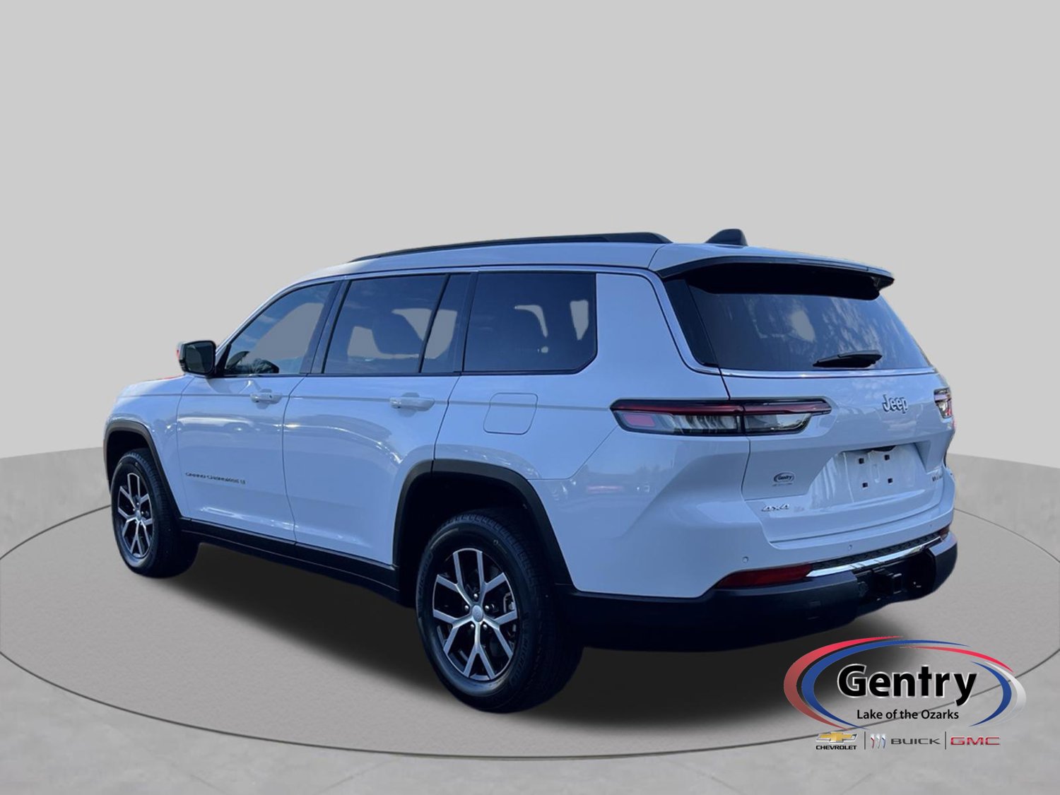Used 2025 Jeep Grand Cherokee L Limited w/ Trailer Tow Package AWD/4WD image 3