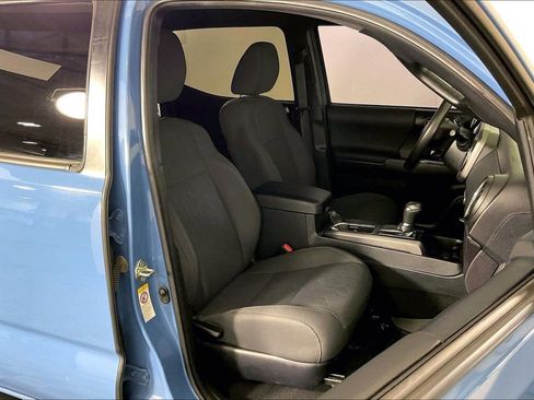 Used 2019 Toyota Tacoma SR image 10