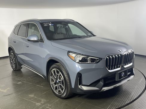 Used 2025 BMW X1 xDrive28i w/ Premium Package AWD/4WD image 3