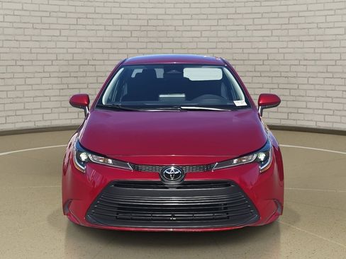 Used 2024 Toyota Corolla LE image 2