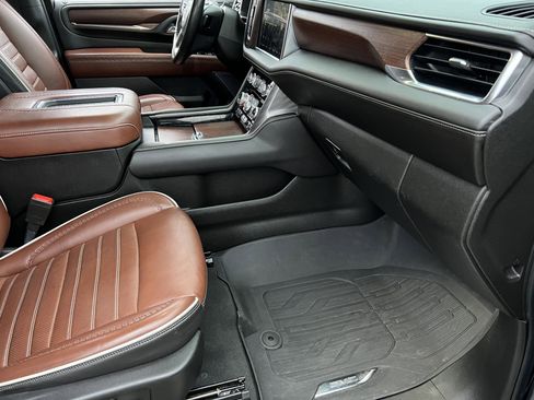 Used 2023 GMC Yukon XL Denali Ultimate w/ LPO, Floor Liner Package image 25