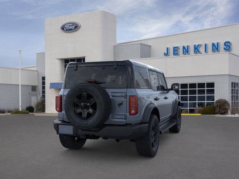 New 2025 Ford Bronco Outer Banks w/ Black Appearance Package image 8