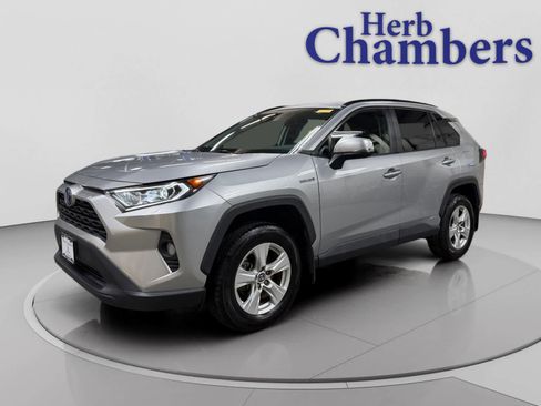 Used 2019 Toyota RAV4 XLE image 4