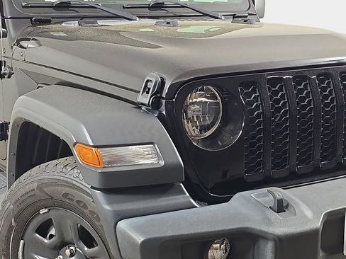 Used 2020 Jeep Gladiator Sport w/ Trailer Tow Package AWD/4WD image 33