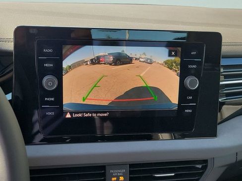 Used 2026 Volkswagen Jetta SE FWD image 18