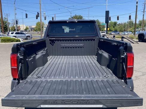 Certified 2024 Toyota Tacoma SR5 AWD/4WD image 22