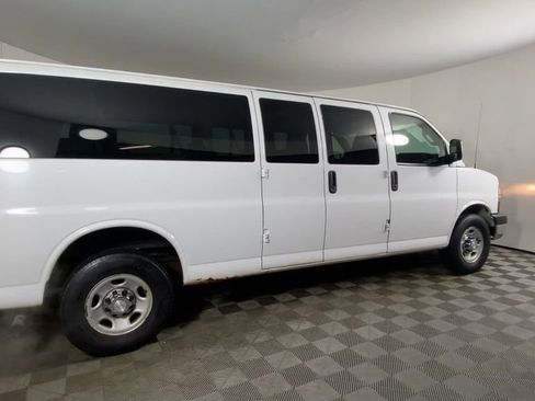 Used 2016 Chevrolet Express 3500 LT w/ LT Preferred Equipment Group image 11