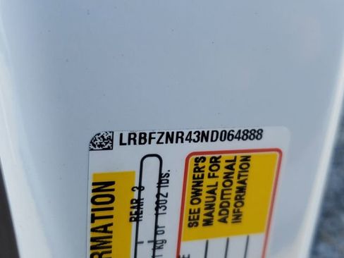 Used 2022 Buick Envision Essence w/ Safety Package FWD image 28