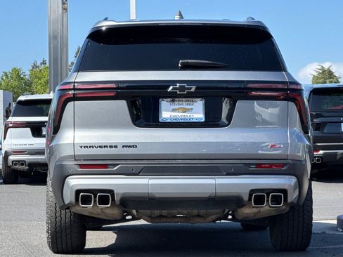 Used 2025 Chevrolet Traverse Z71 AWD/4WD image 6