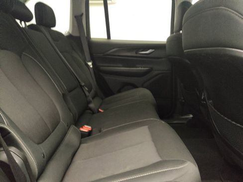 Used 2024 Jeep Grand Cherokee Laredo RWD image 19