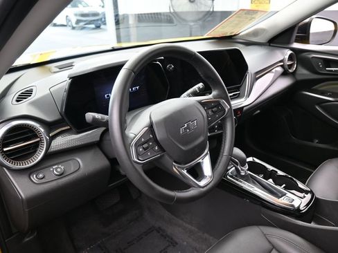 Used 2024 Chevrolet Trax ACTIV FWD image 10