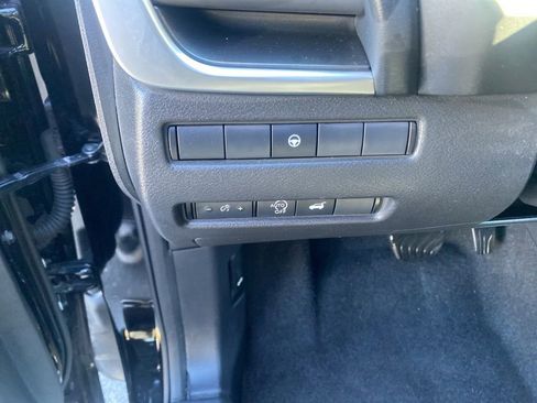 Used 2024 Nissan Rogue SV image 15